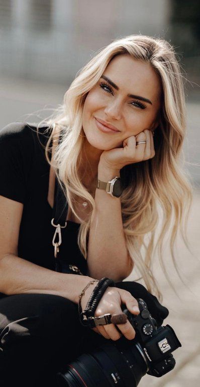 Stella mit ihrer Kamera