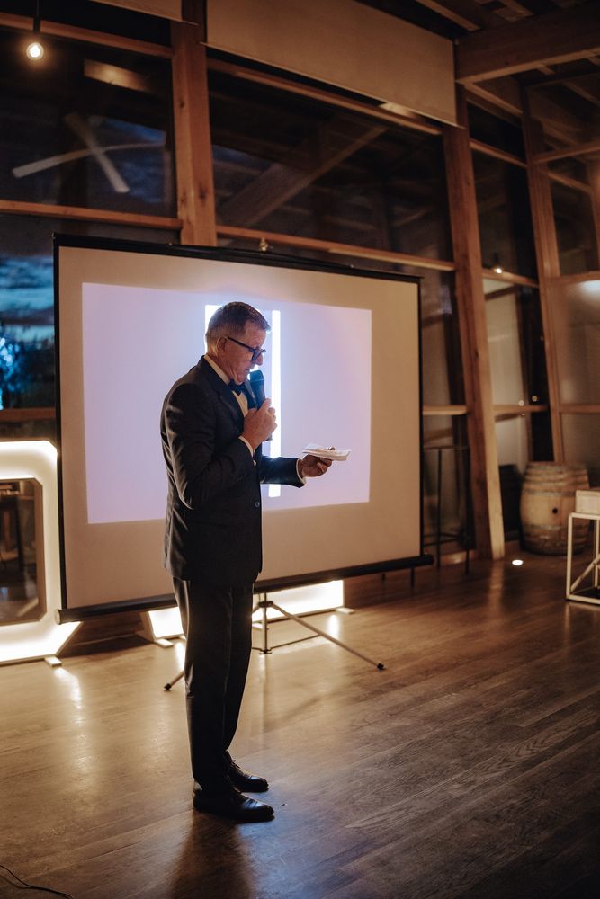 Eine Rede vor der Leinwand